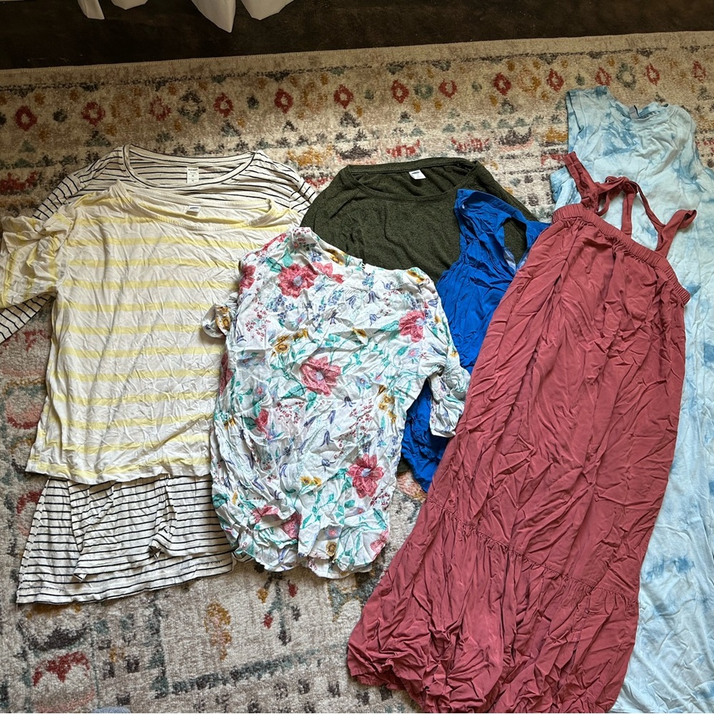 Old Navy Assorted Women's Dresses and Tops Bundle